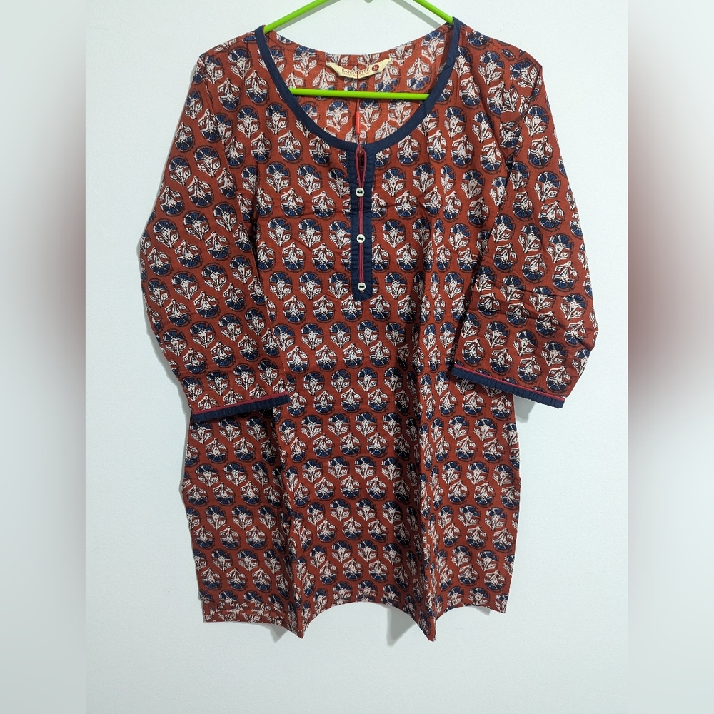Pure cotton tunic top with side slits